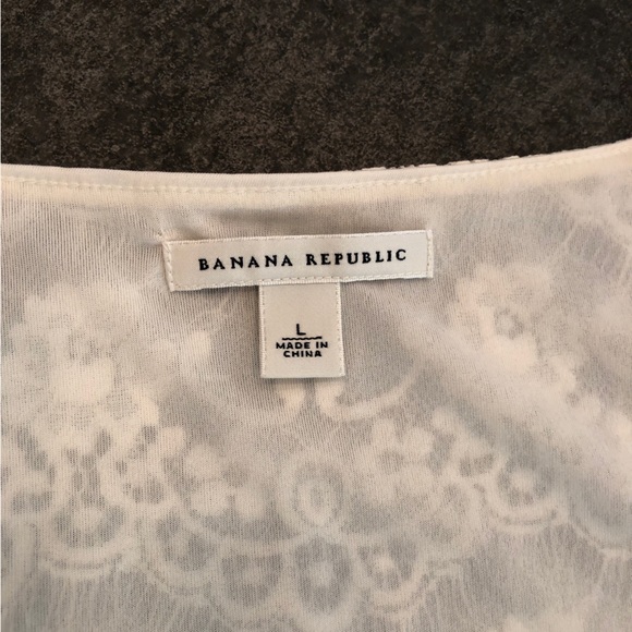 Women’s Banana Republic Cream Lace Shell Blouse in Size Large NWOT - Picture 3 of 3